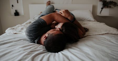 The Light Tantra: Energisex med tøj på